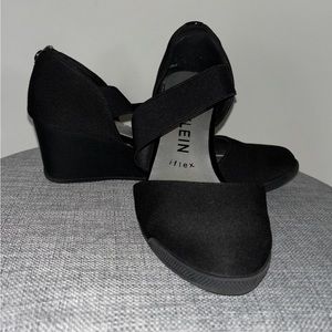 Anne Klein Wedge in size 6